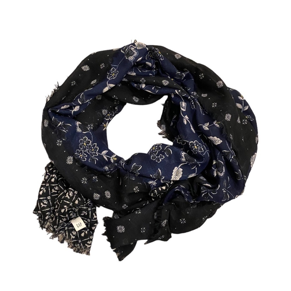 GAP navy, white, black scarf .New. No tags